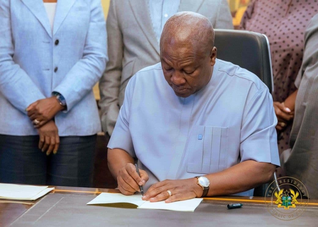 Mahama signs Legal Education Reform Bill