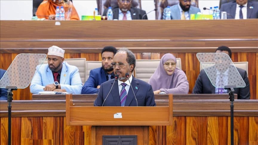Somali parliament approves new constitution
